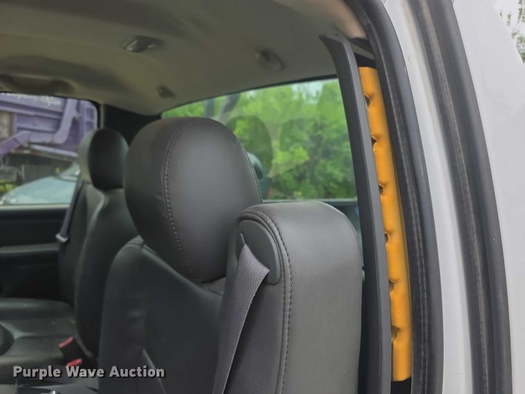 image for item FH6038 2003 Chevrolet Silverado 1500 pickup truck