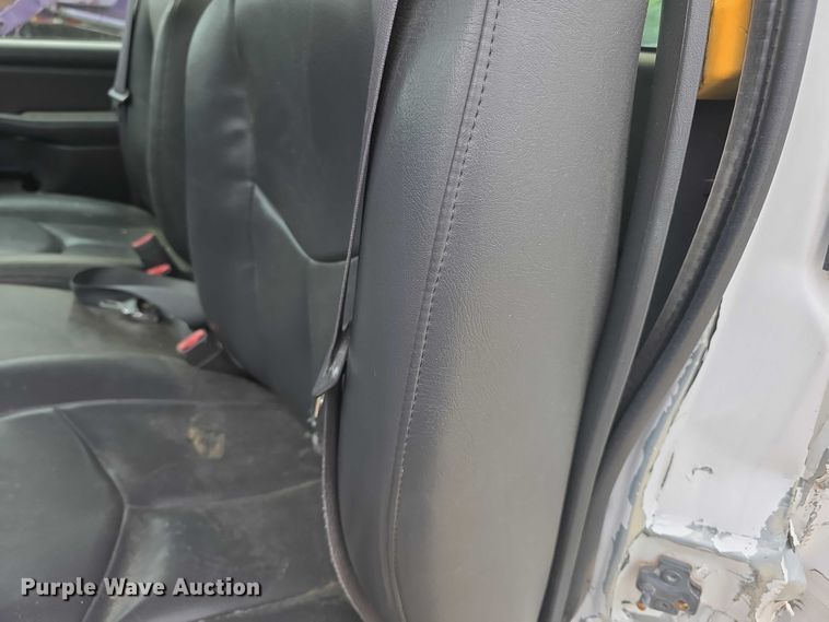 image for item FH6038 2003 Chevrolet Silverado 1500 pickup truck