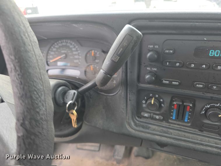 image for item FH6038 2003 Chevrolet Silverado 1500 pickup truck