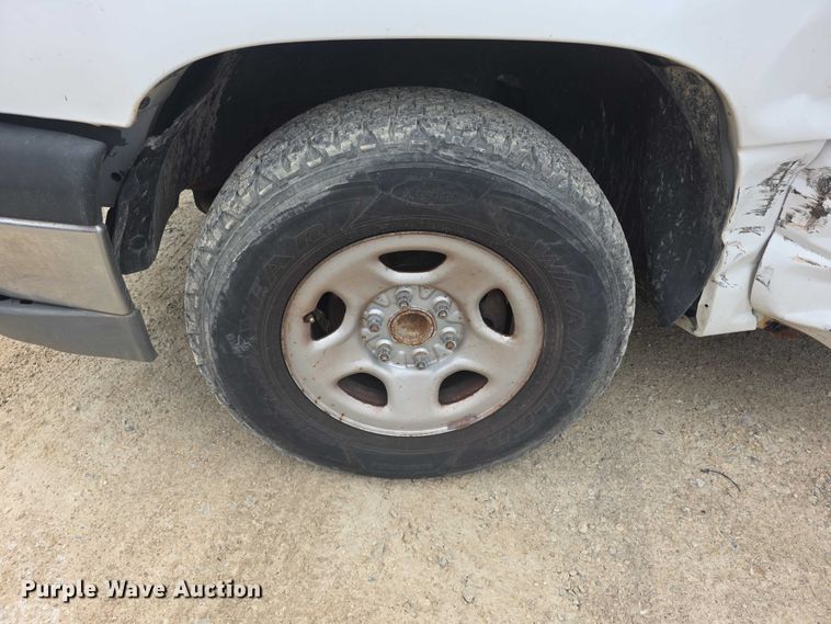 image for item FH6038 2003 Chevrolet Silverado 1500 pickup truck