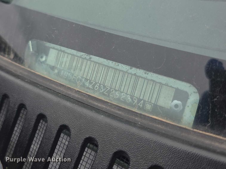 image for item FH6038 2003 Chevrolet Silverado 1500 pickup truck