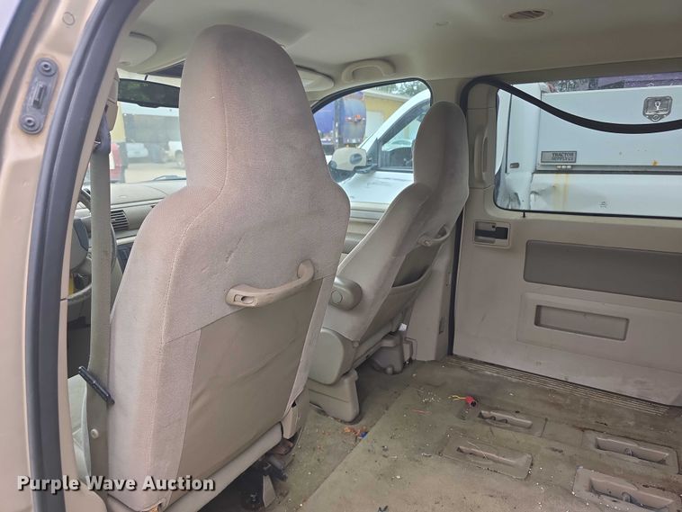 image for item FH6039 2007 Ford Freestar SE van