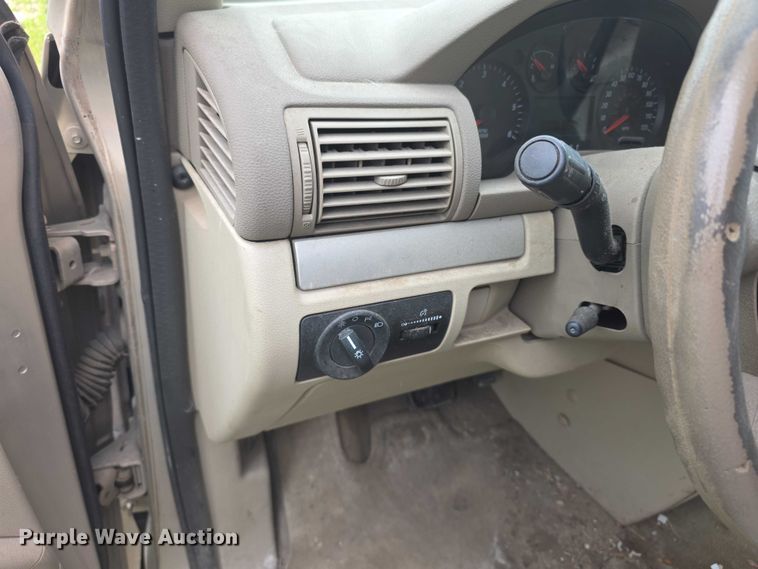 image for item FH6039 2007 Ford Freestar SE van