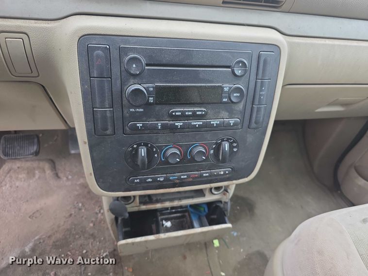 image for item FH6039 2007 Ford Freestar SE van