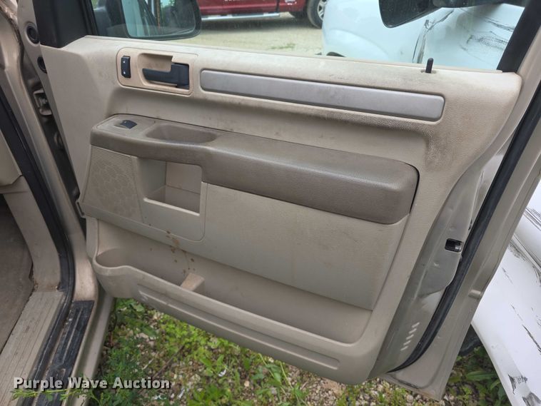 image for item FH6039 2007 Ford Freestar SE van