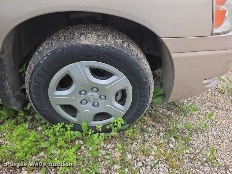 image for item FH6039 2007 Ford Freestar SE van
