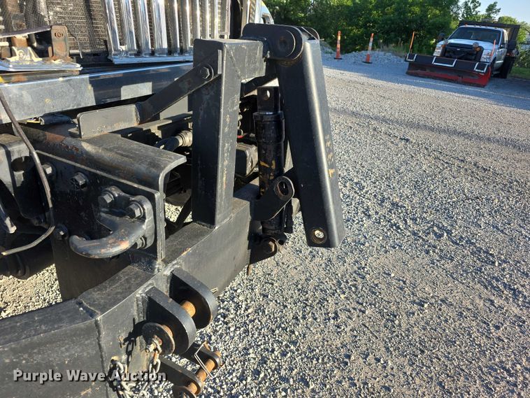 image for item FH6042 2005 International 7400 dump truck