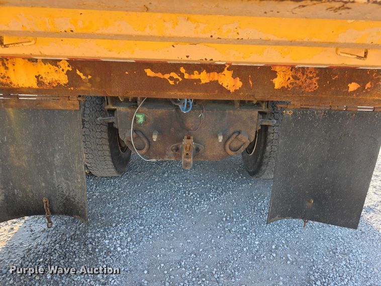 image for item FH6042 2005 International 7400 dump truck