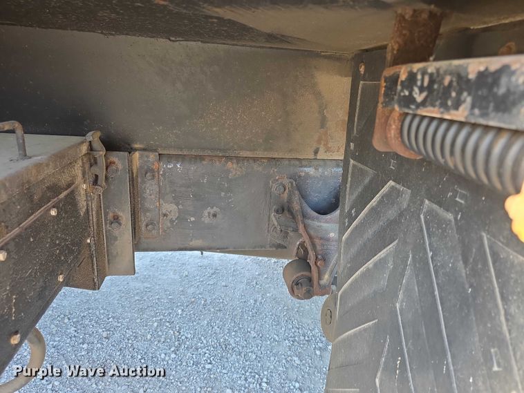image for item FH6042 2005 International 7400 dump truck