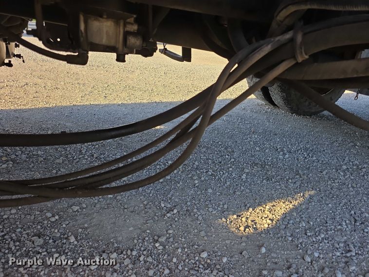 image for item FH6042 2005 International 7400 dump truck