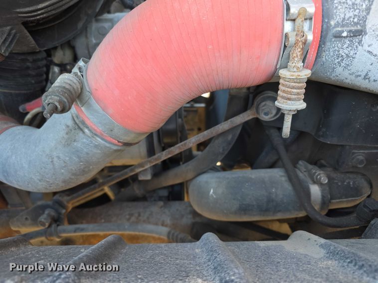 image for item FH6042 2005 International 7400 dump truck