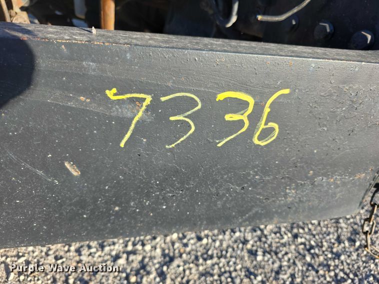 image for item FH6042 2005 International 7400 dump truck