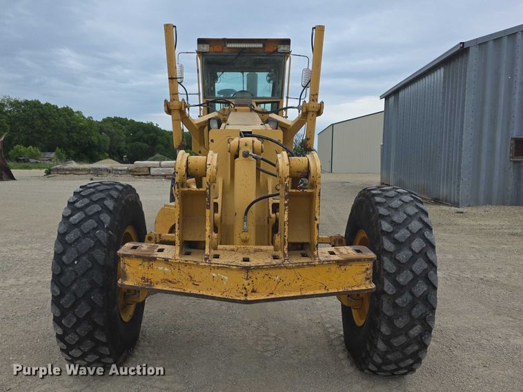 image for item FH6044 1994 John Deere 770BH motor grader