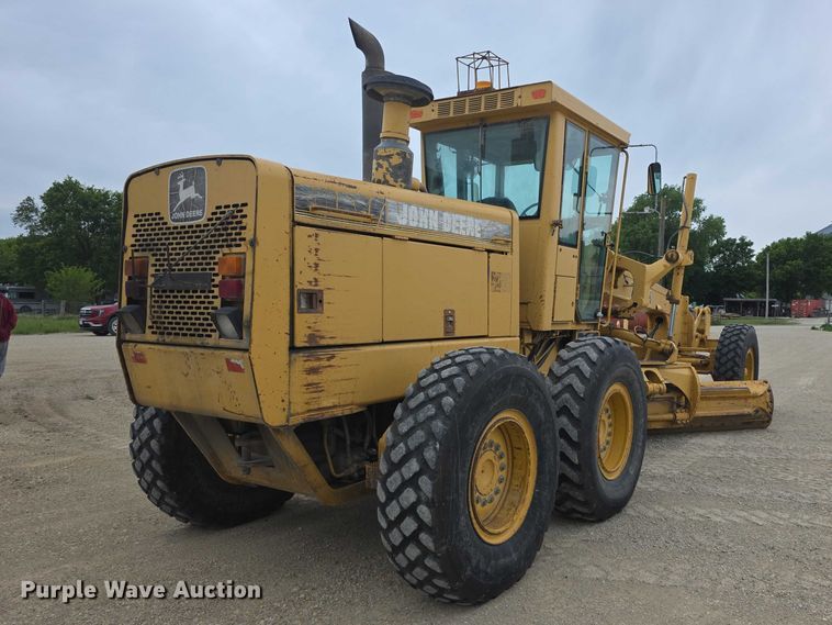 image for item FH6044 1994 John Deere 770BH motor grader