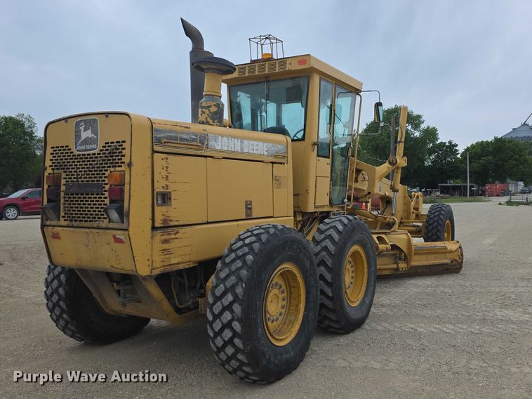 image for item FH6044 1994 John Deere 770BH motor grader