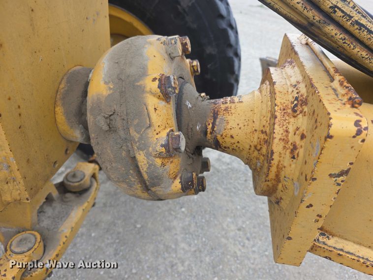 image for item FH6044 1994 John Deere 770BH motor grader