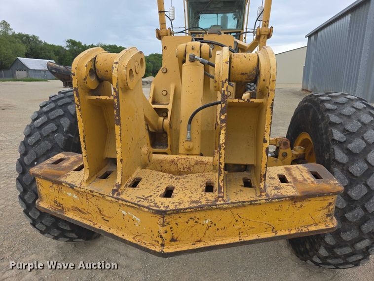 image for item FH6044 1994 John Deere 770BH motor grader