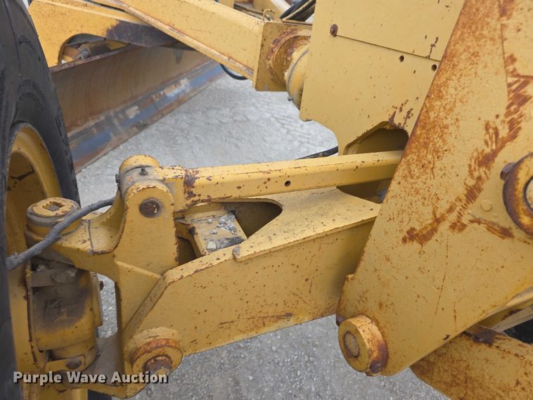 image for item FH6044 1994 John Deere 770BH motor grader