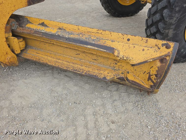 image for item FH6044 1994 John Deere 770BH motor grader
