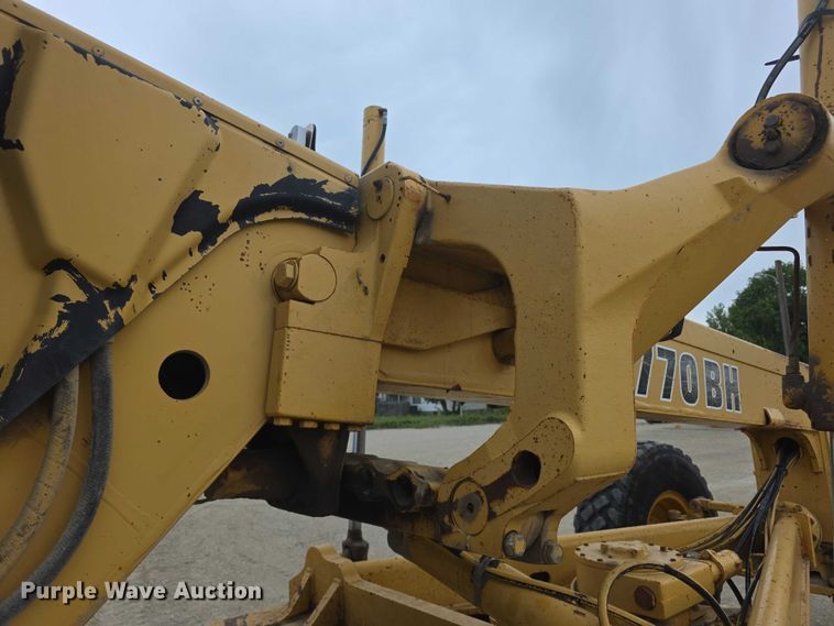 image for item FH6044 1994 John Deere 770BH motor grader