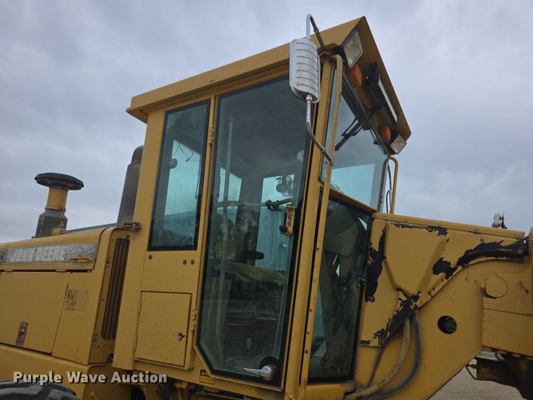 image for item FH6044 1994 John Deere 770BH motor grader