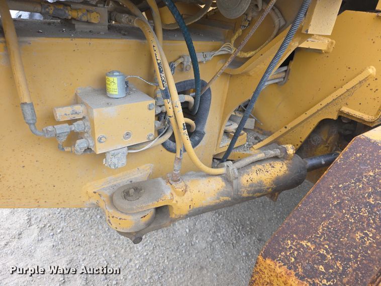 image for item FH6044 1994 John Deere 770BH motor grader