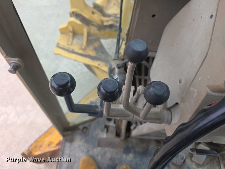 image for item FH6044 1994 John Deere 770BH motor grader