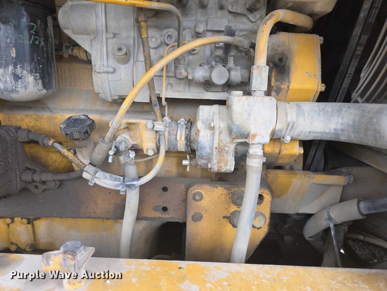 image for item FH6044 1994 John Deere 770BH motor grader