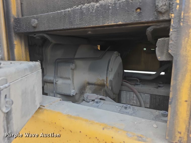 image for item FH6044 1994 John Deere 770BH motor grader