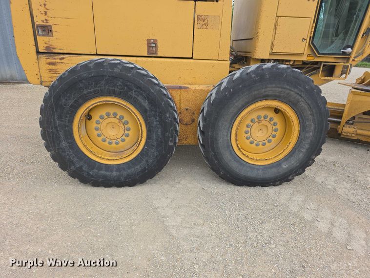image for item FH6044 1994 John Deere 770BH motor grader