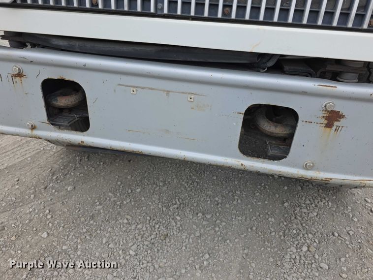 image for item FH6062 1999 Volvo WG64 asphalt slurry truck