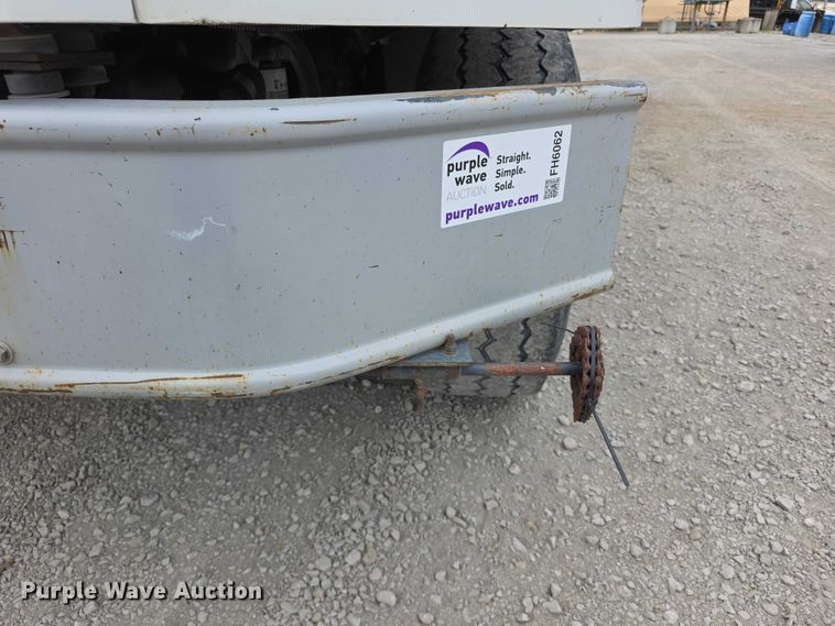 image for item FH6062 1999 Volvo WG64 asphalt slurry truck