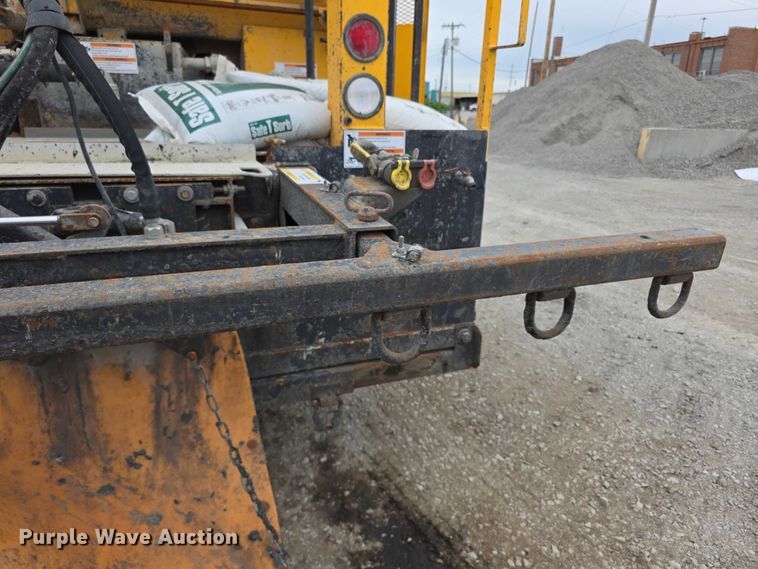 image for item FH6062 1999 Volvo WG64 asphalt slurry truck