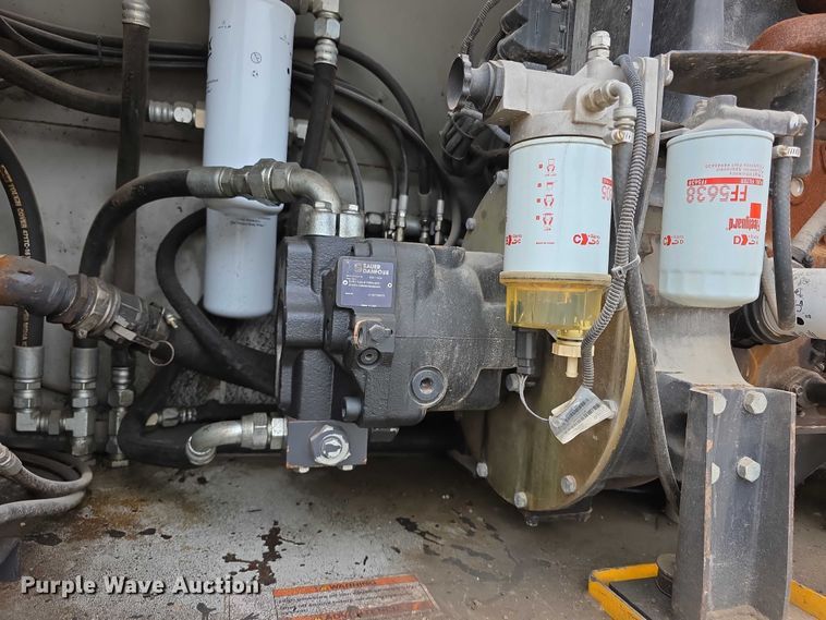 image for item FH6062 1999 Volvo WG64 asphalt slurry truck