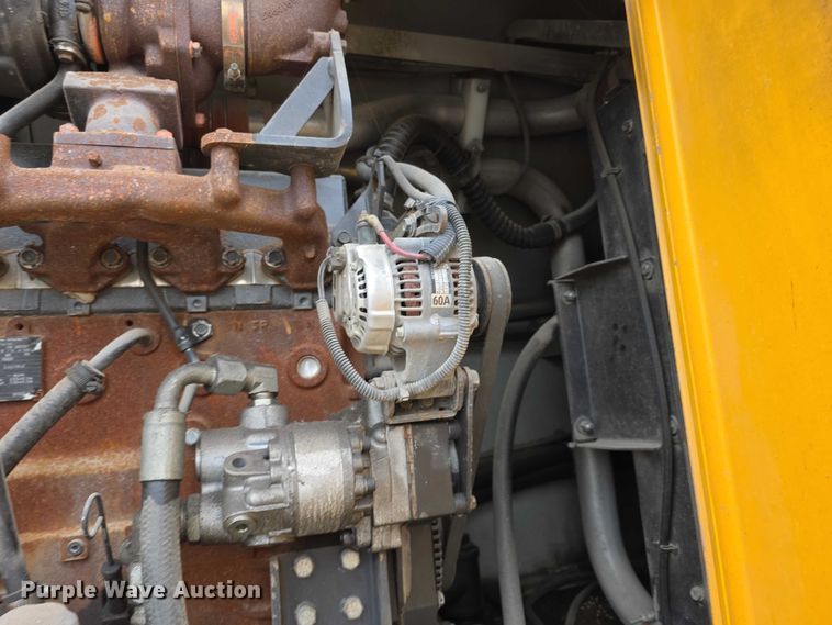image for item FH6062 1999 Volvo WG64 asphalt slurry truck