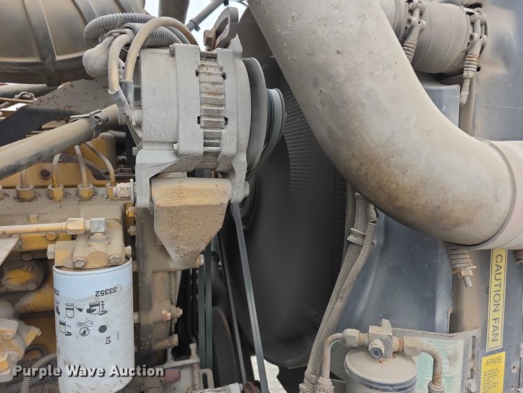 image for item FH6062 1999 Volvo WG64 asphalt slurry truck
