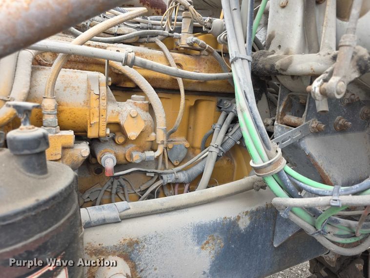 image for item FH6062 1999 Volvo WG64 asphalt slurry truck