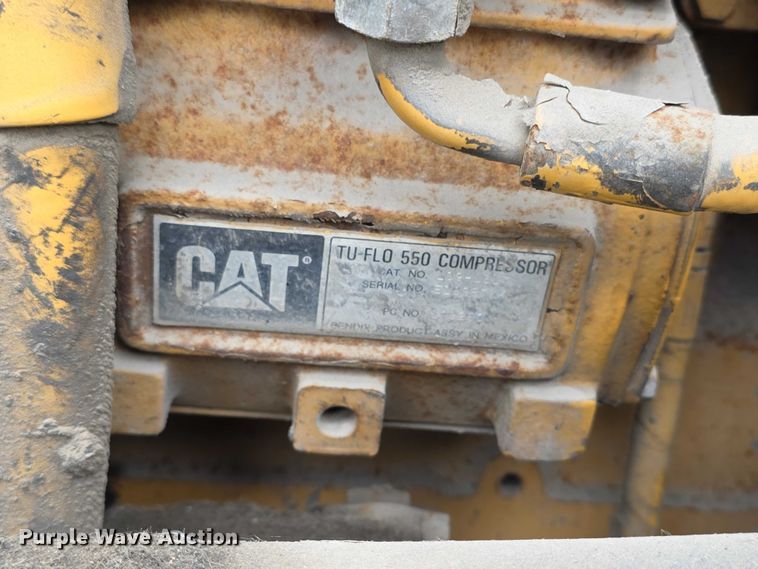 image for item FH6062 1999 Volvo WG64 asphalt slurry truck