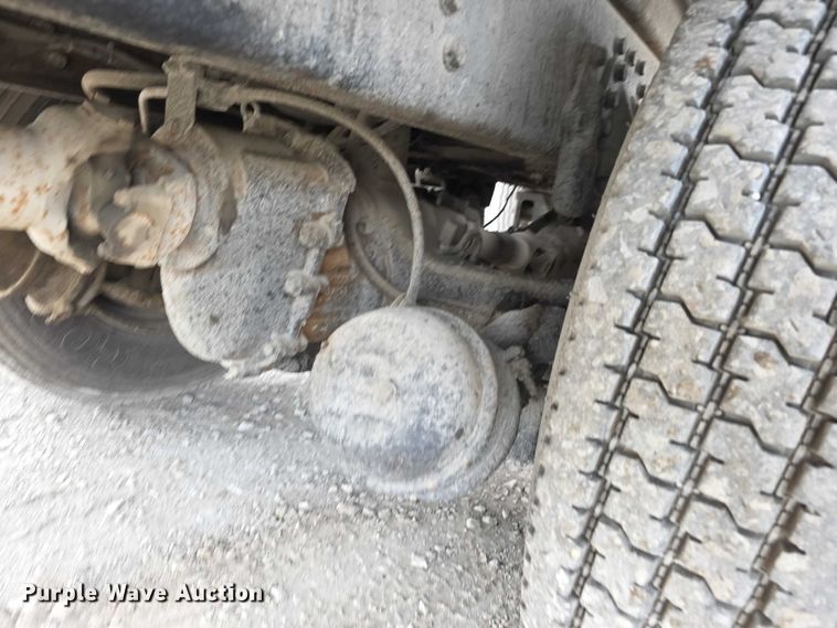 image for item FH6062 1999 Volvo WG64 asphalt slurry truck