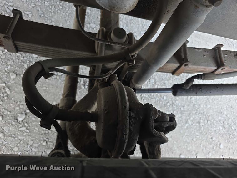 image for item FH6062 1999 Volvo WG64 asphalt slurry truck