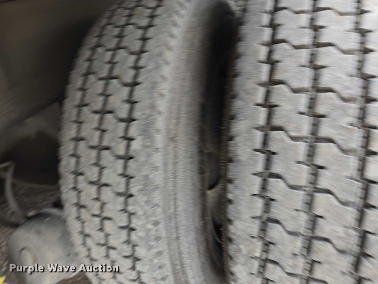 image for item FH6062 1999 Volvo WG64 asphalt slurry truck