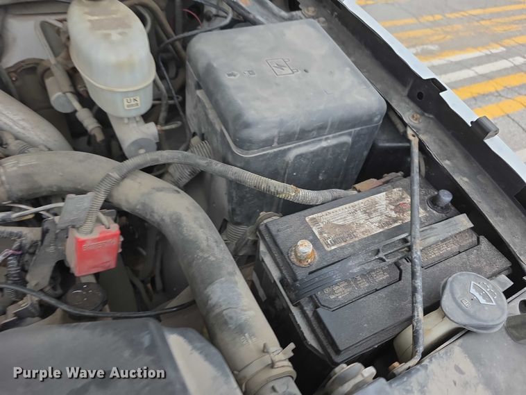 image for item FH6086 2004 Chevrolet Silverado 3500  flatbed pickup truck