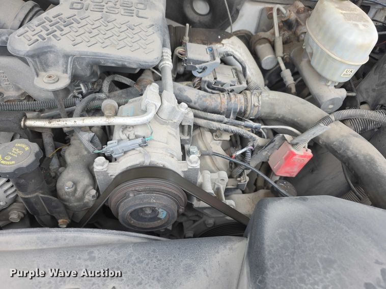 image for item FH6086 2004 Chevrolet Silverado 3500  flatbed pickup truck