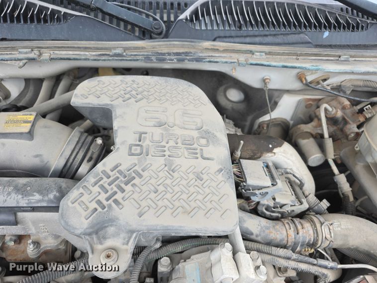 image for item FH6086 2004 Chevrolet Silverado 3500  flatbed pickup truck