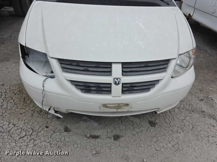 image for item FH6087 2007 Dodge Caravan van