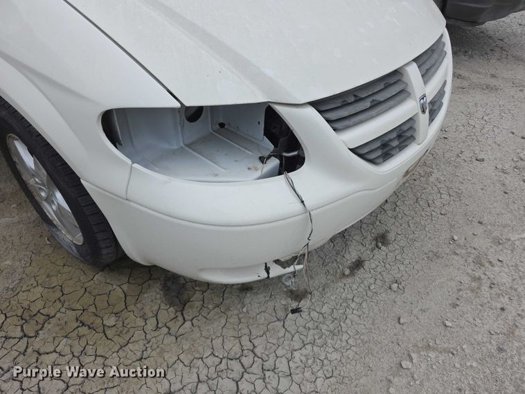 image for item FH6087 2007 Dodge Caravan van