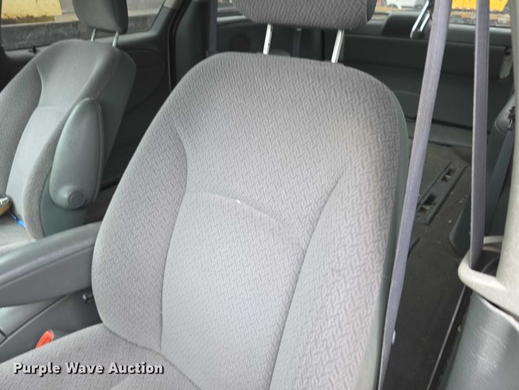 image for item FH6087 2007 Dodge Caravan van