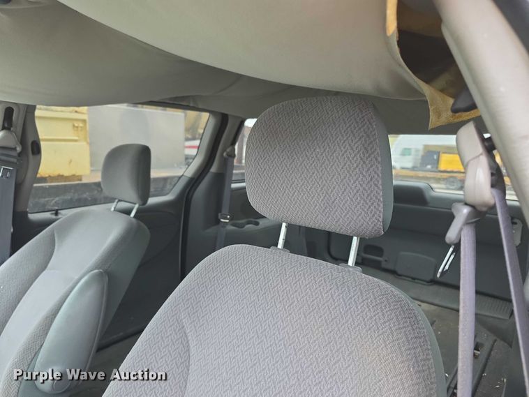 image for item FH6087 2007 Dodge Caravan van