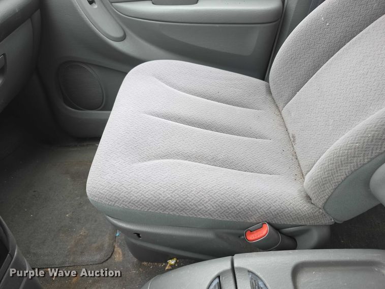 image for item FH6087 2007 Dodge Caravan van