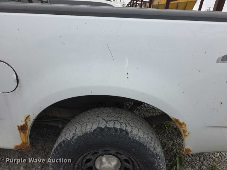 image for item FH6088 2004 Ford F150 pickup truck
